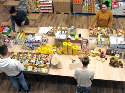 darčeky na zahryznutie, ktorými potešíte malých aj veľkých. Sú vždy zaručene čerstvé, z prvotriednych potravín a v dnešnom preplnenom svete sa celkom určite nestanú lapačmi prachu