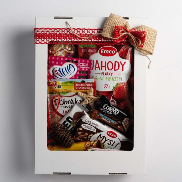 Darčekový balíček 8 obsahuje Emco mrazom sušené jahody 30g, Fitella muesli cranberry 50g, BonaVita Dobrá kaša 50g jahoda, Raw paleo KAKAO 50g, BeBe DR. Tyčinka 50g brusnica, oriešky, Nestlé Delice 22,5g čokoláda, Corny protein čokoládová tyčinka ...